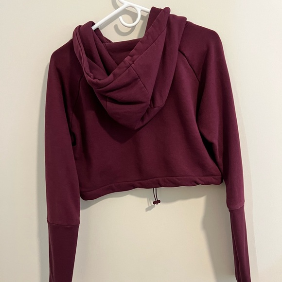 Gymshark Cropped Hoodie - Picture 2 of 4